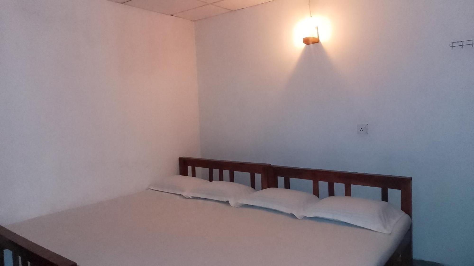 Anuhas Family Resort & Water House Anuradhapura Bagian luar foto